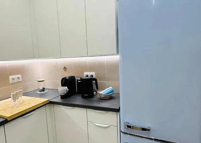 Apazory - Przytulny Na Wylacznosc 克拉科夫